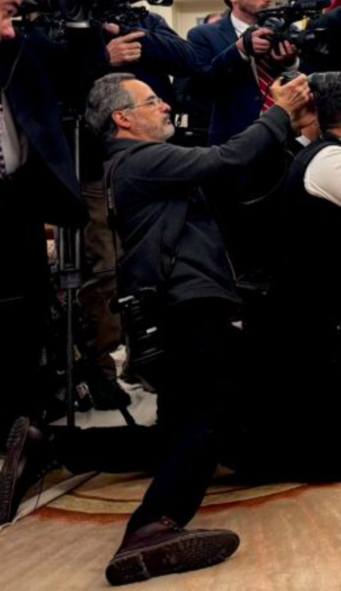 themikvahocker's tweet photo. Wedding photographer trying to get the perfect angle of the Chosson dancing with his Shver https://t.co/cJ3madLDkT