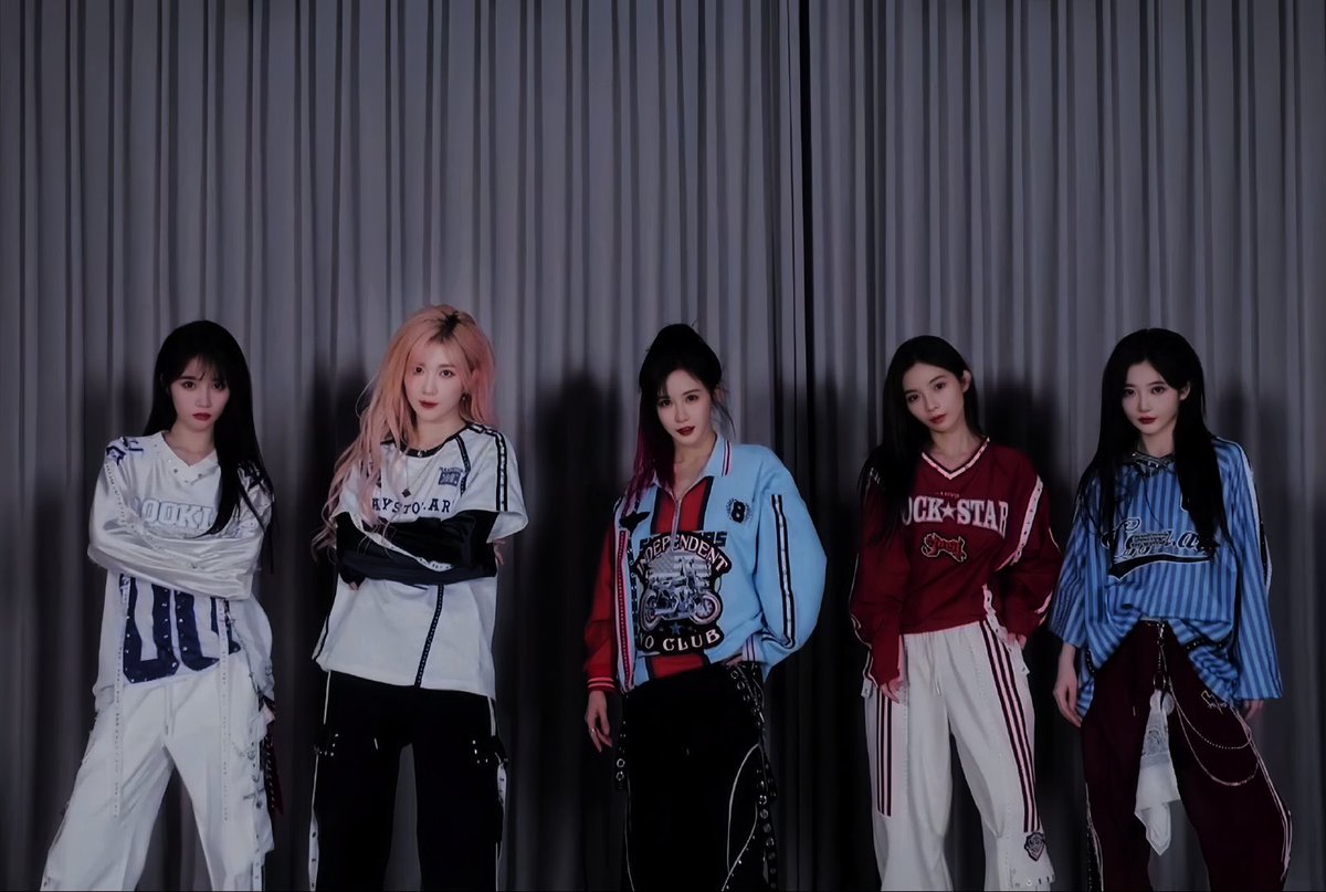 恭喜5IRE🥇 ช่วงแข่งแต่ละคนไม่ว่างเลย ไม่ค่อยมีเวลาซ้อมด้วยกันเท่าไหร่ หลังจากนี้หวังว่าจะมีเวลาได้ซ้อมด้วยกันมากขึ้นน้า รอดูสเตจต่อๆไปแล้วคับ🔥💖