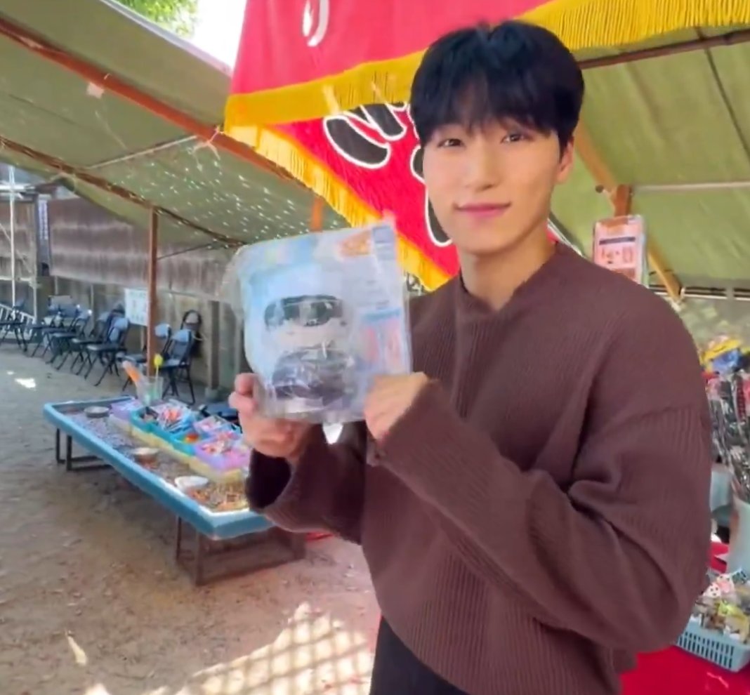 hwarsdi's tweet photo. เวอร์ชั่นตัวใหญ่ก็มีนะ เอามั้ยหนู https://t.co/oyFHGc2TvW