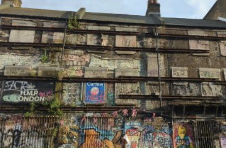 Want to earn some extra money? 💰 If you submit pictures of empty properties via the Land Hero app, your points can be redeemed for money or given to charity .. make difference and earn rewards! Get snapping!