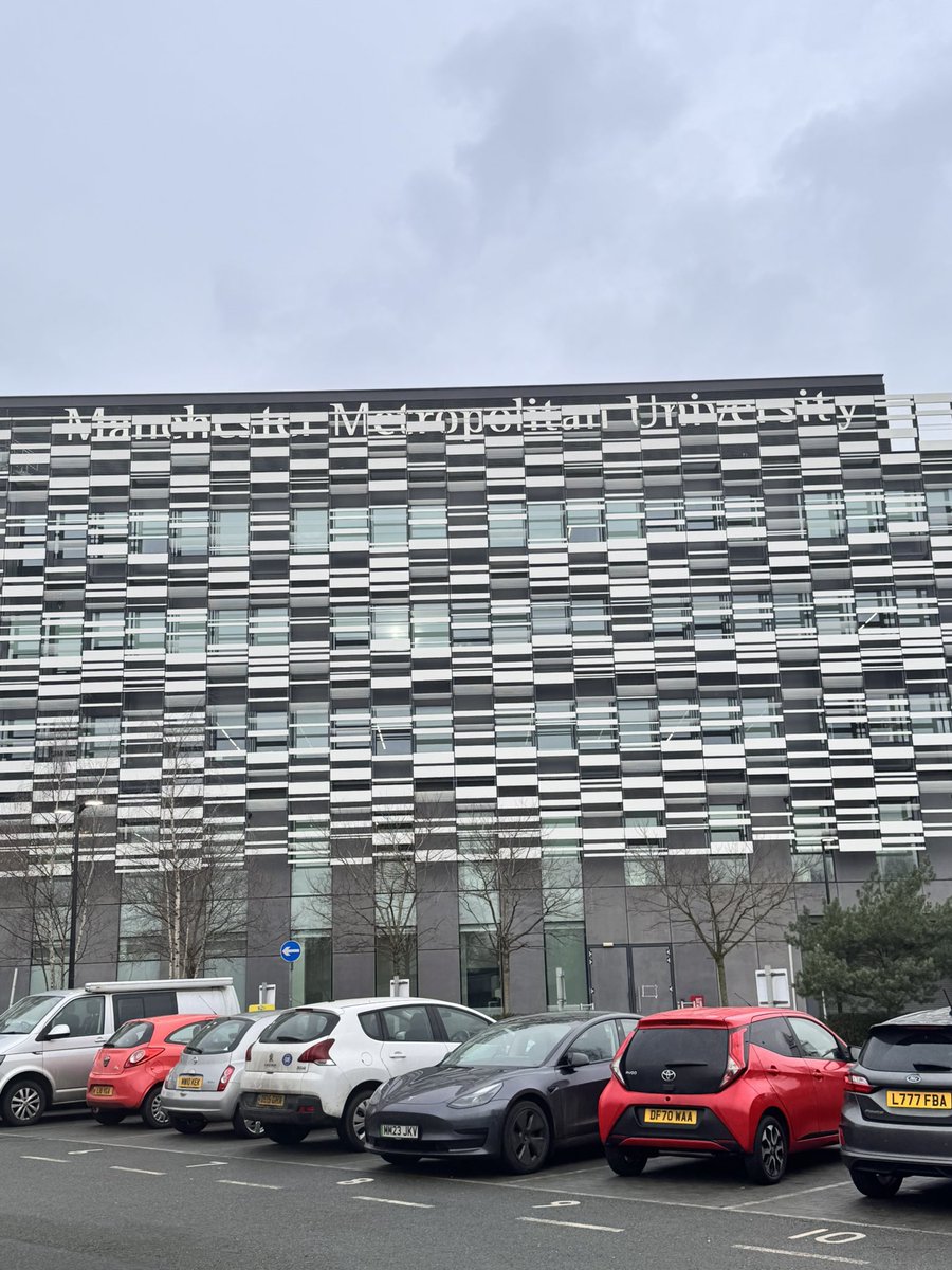 Thank you for having me back <a href="/Louisederham15/">Louise Derham</a> to talk to the DN students about publishing! Good luck with the rest of the year 🥰