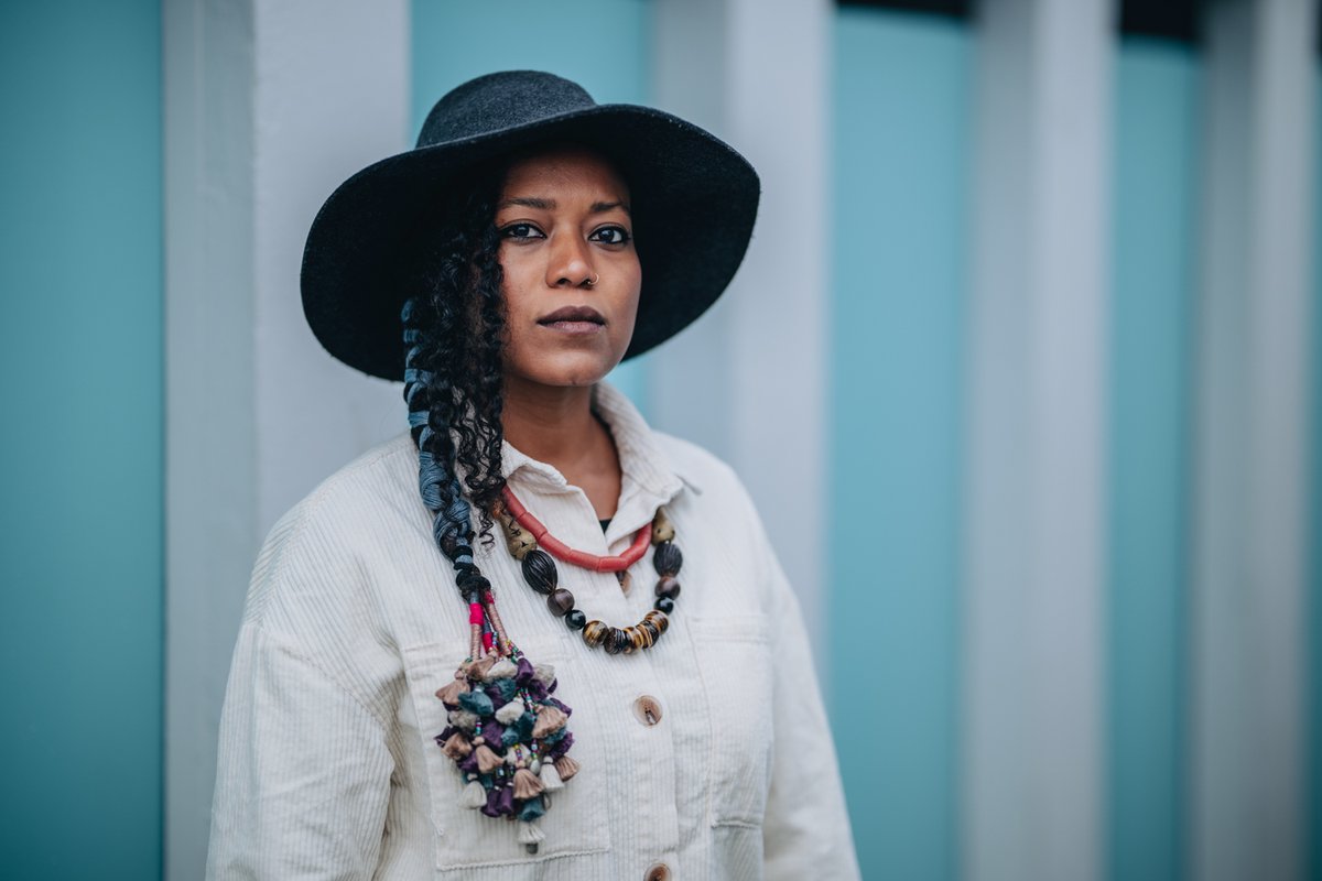 LES PORTRAITS 👩‍🎨
___
Cette année, Sébastien Moritz capture les cinéastes, les membres des jurys et les inivité·e·s du festival avec son objectif. 

Malaury Eloi Paisley réalisatrice de L’Homme-Vertige

📸 Sébastien Moritz