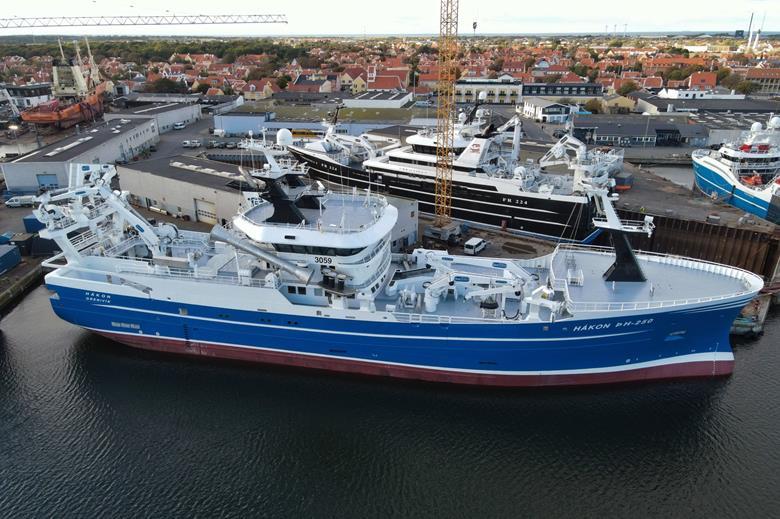 New pelagic catcher joins Icelandic fleet!

With its new vessel, Gjögur has followed the trend away from processing at sea – new Hákon is a pelagic trawler/purse seiner with purely RSW capacity.

Discover the specifications of the vessel: worldfishing.net/news/new-pelag…