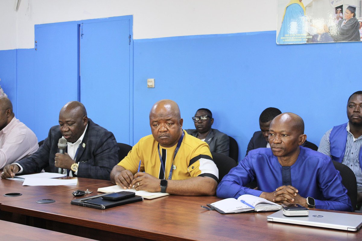 mohs_sl's tweet photo. With 7 districts having confirmed 12 cases of #Mpox,  #MoH @DembyAustin &amp; #NPHA demonstrate firm commitment to dealing with the rising health concern of MPox. Heightened surveillance, robust risk communication &amp; community engagement are central to the ongoing response strategy. https://t.co/F6bUtFY0Zp