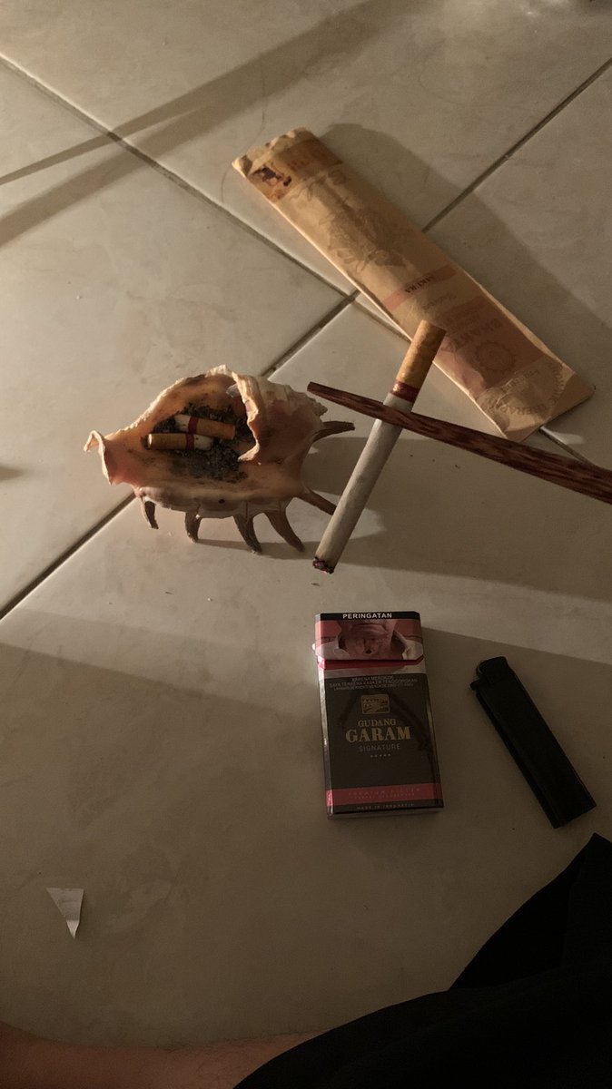 gak megang rokok huft