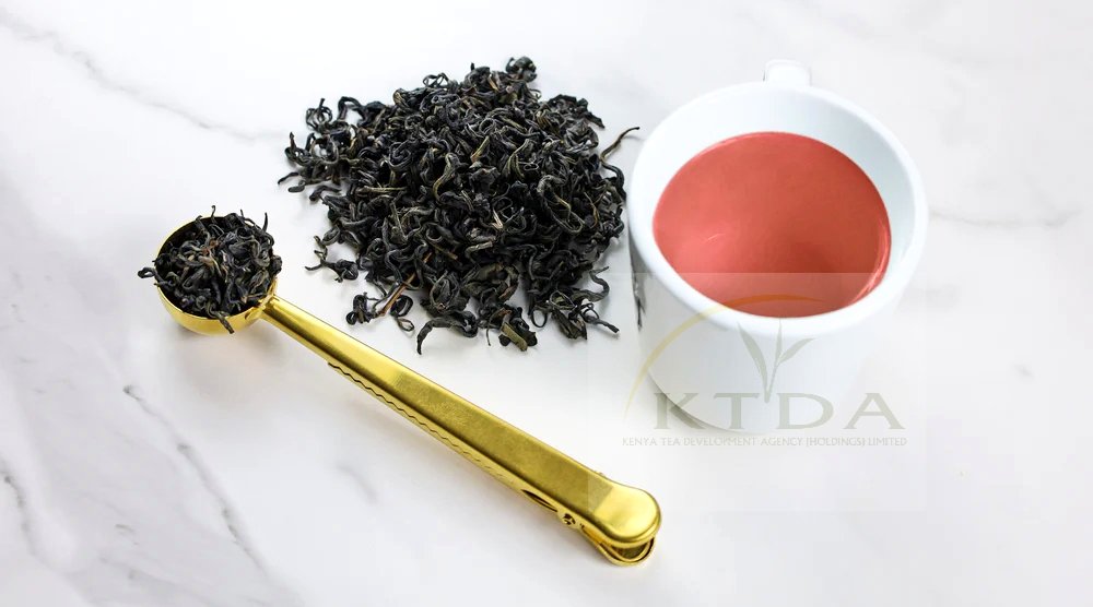 KTDAHoldingsLtd's tweet photo. Purple Tea sharpens mental focus, soothes your tummy, supports weight management goals, rejuvenates your cells and gives you that extra energy boost.
Enjoy it with a touch of lemon for an extra zing!
#PurpleTea #HealthyTea #AntioxidantRich
#GlobalLeaderInQualityTeas https://t.co/jMmEsE7Pt4