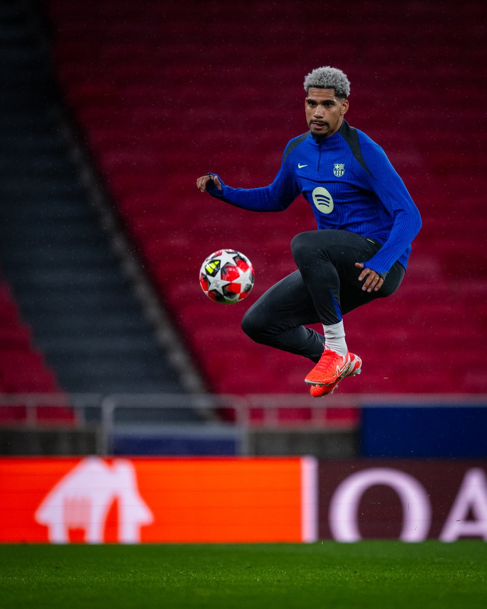 fcbarcelona_fra's tweet photo. 🔥 Prêts pour #BenficaBarça https://t.co/4GdenO3lNX