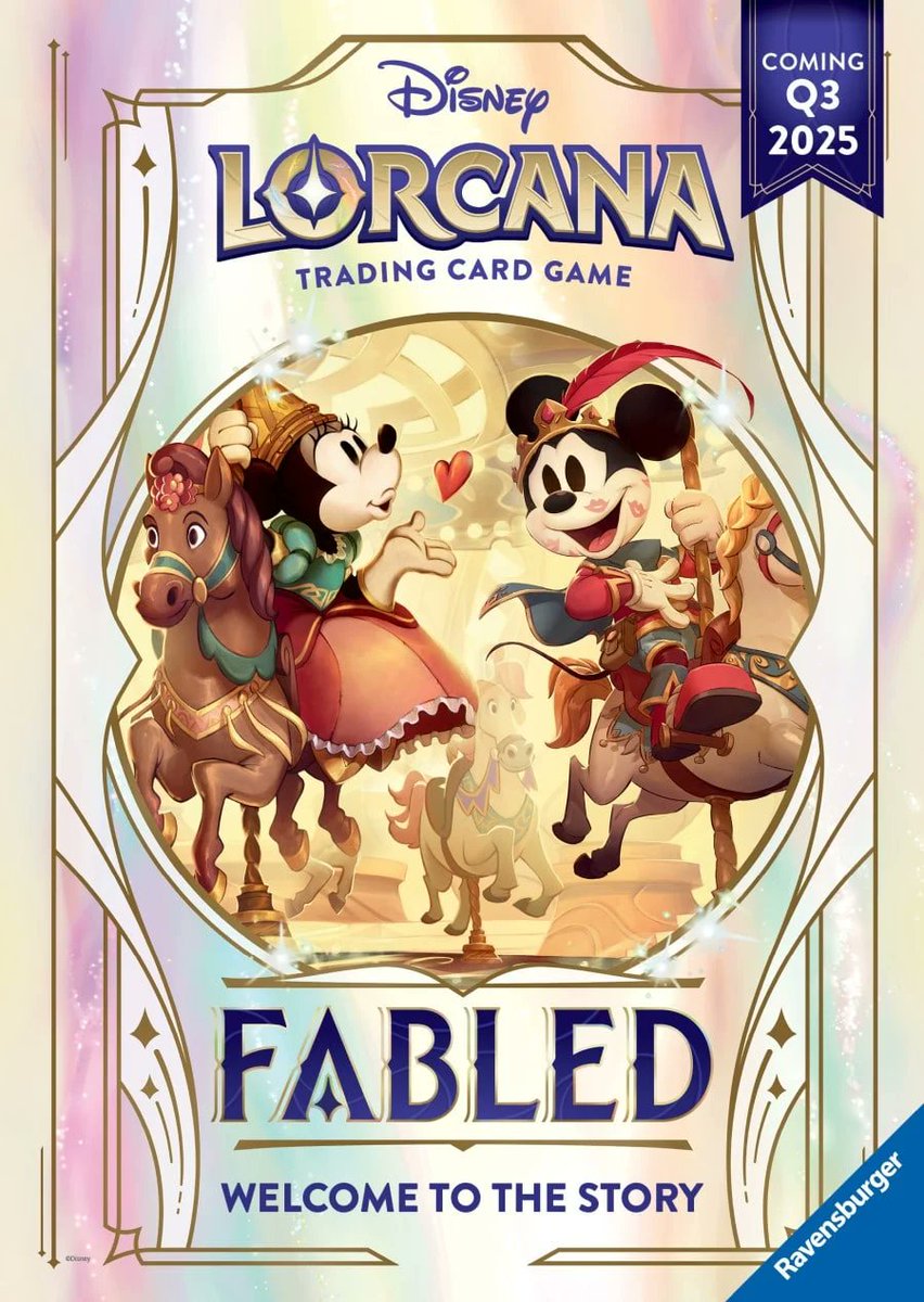 DisneyLorcanaFR's tweet photo. Le Set 9 de Disney Lorcana vient d'être annoncé, il arrivera au 3ème Trimestre 2025 avec le nom français suivant : Fabuleux.

#DisneyLorcana #Fabuleux #Fabled https://t.co/CicEtoYPk9