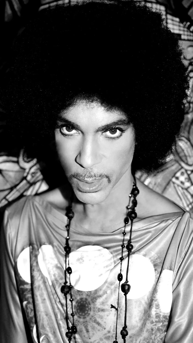 21st January 2016.  Prince Selfie.

rollingstone.com/music/music-li…

#paisleypark #selfie