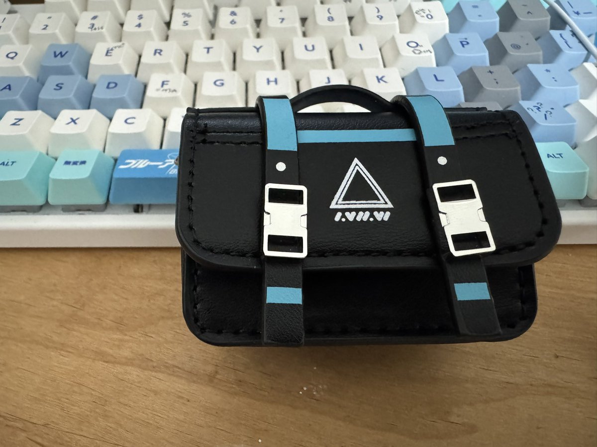 シロコの鞄風イヤホンケースカバー さて、これ普段使いに向いてるのか