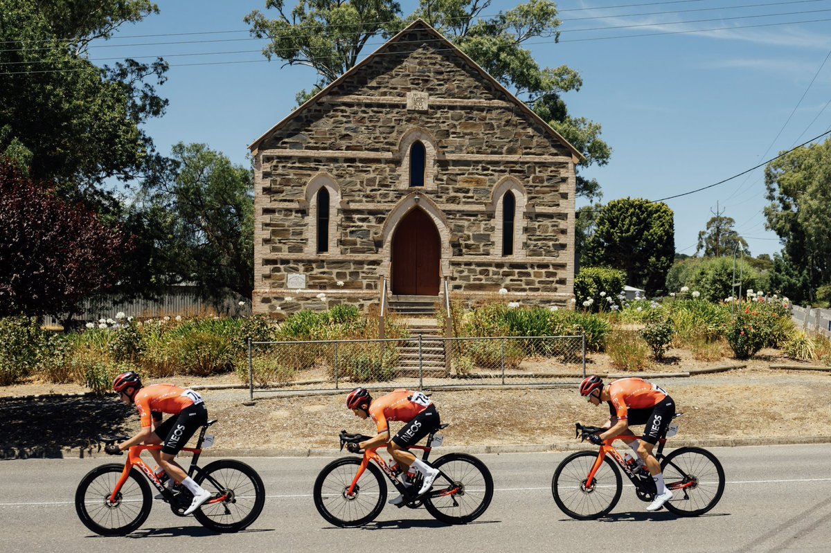 Michał Kwiatkowski (@kwiato) on Twitter photo Australian Open!
Great to get the first racing vibes of 2025 here at <a href="/tourdownunder/">Santos Tour Down Under 🚴🚴♀️</a> 🇦🇺🌞🦘 Australian Open!
Great to get the first racing vibes of 2025 here at <a href="/tourdownunder/">Santos Tour Down Under 🚴🚴♀️</a> 🇦🇺🌞🦘
