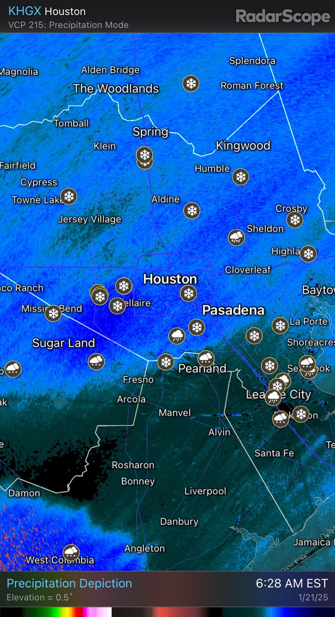 Wilmwx's tweet photo. Seeing a rare sight, accumulating snow in Houston and across the whole Gulf Coast from Tx to Fl. Not many planes over the gulf coast as Houston airports have closed and most flights to other Gulf cities are cancelled. https://t.co/hofmvLmhat