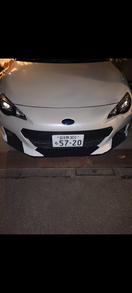 エアロ届いたけどどっちに塗装しようか迷い中🤔
