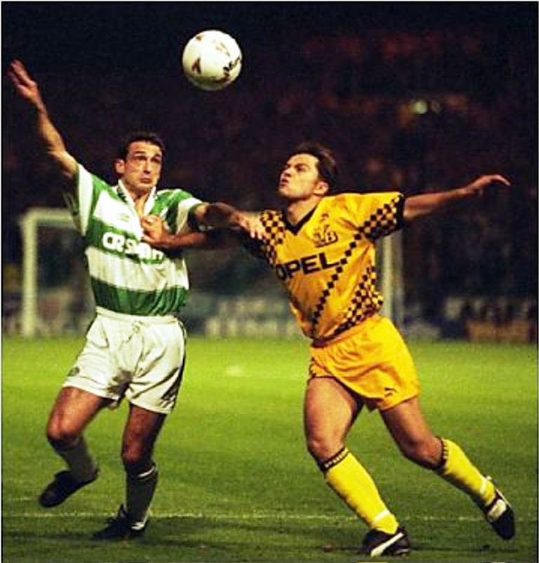 ELE_CSC's tweet image. CELTIC V YOUNG BOYS (UCL) @ MOLLY BLOOMS - Weds 22nd Jan (8 PM KO)

HUGE night for the club tomorrow as we take on Young Boys - with the chance of progressing to the next stage of the Champions League. 

Live in Molly Blooms with the tunes on before KO 🍀🍺