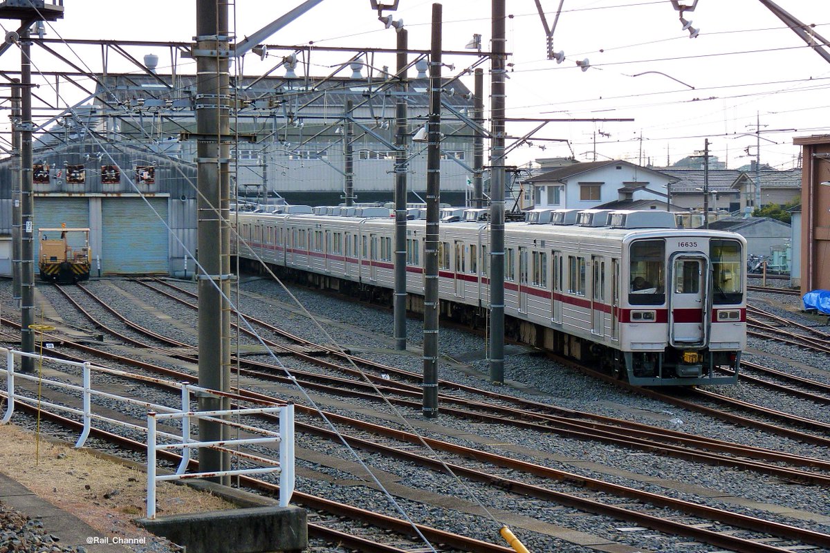 Rail_Channel's tweet photo. 2011.1.26 #31601F #31401F 転属回送。デキ505牽引。ついでにこの月に撮ったものを。#11635F 津覇出場前と #253系 OM-N02編成(東武習熟関連の回送だったかな?)と #485系 G55+G58編成の並び。久喜にて
#30000系 #東上線 #宇都宮線 https://t.co/JQ0WSpV0W4
