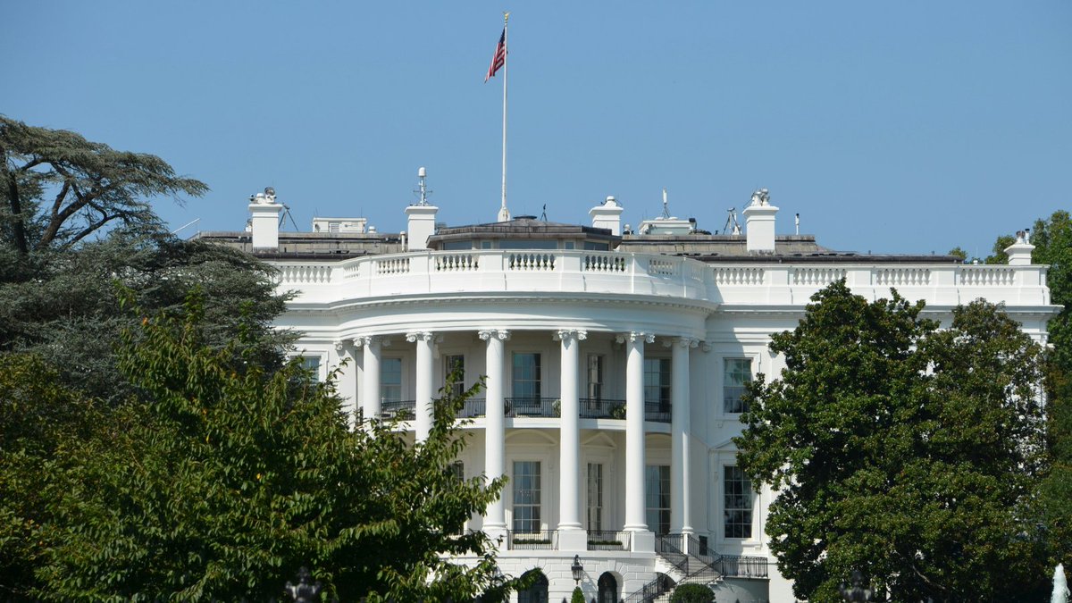London Higher (@londonhigher) on Twitter photo 📢"The advent of the second Trump presidency could be a game-changer for international student recruitment to the UK."
Our CEO, <a href="/dianajbeech/">Diana Beech</a>, discusses how America's political environment might lead to students pursuing alternate study locations. 👇
loom.ly/Xuz4eYk 📢"The advent of the second Trump presidency could be a game-changer for international student recruitment to the UK."
Our CEO, <a href="/dianajbeech/">Diana Beech</a>, discusses how America's political environment might lead to students pursuing alternate study locations. 👇
loom.ly/Xuz4eYk