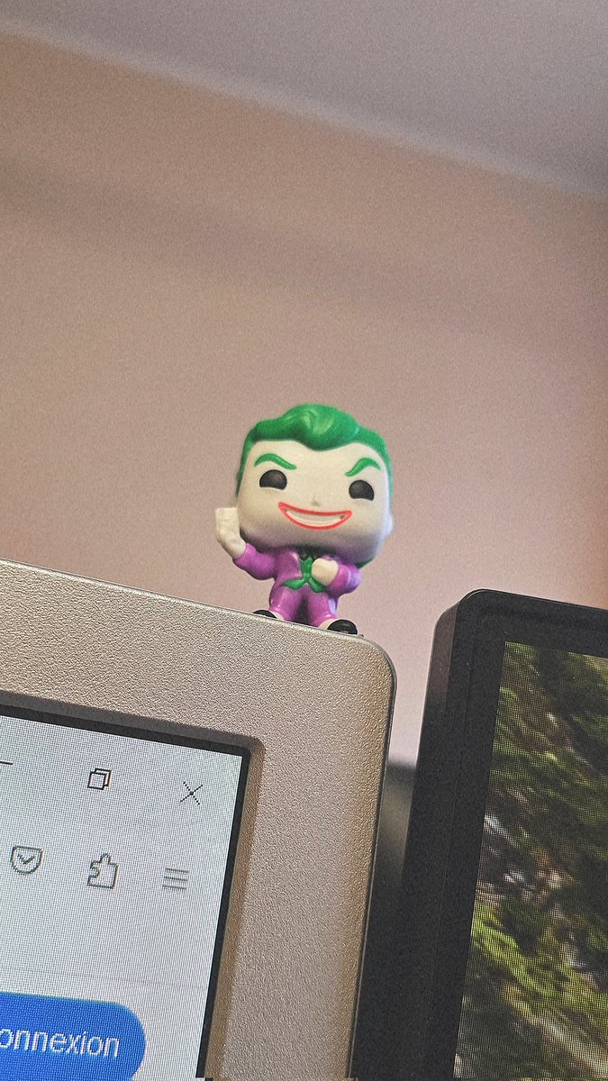 vanitasaequitas's tweet image. #OfficeCore