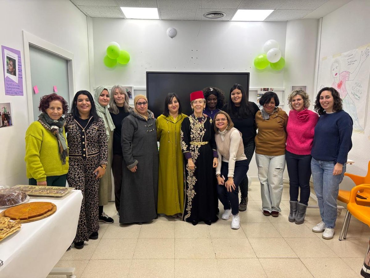 FAdsisNavarra's tweet photo. Damos por finalizados los talleres del Proyecto #Hobetuz de #Pamplona y #Tudela de esta edición celebrándolo con almuerzos y bailes que prepararan las participantes👩🏽‍🎓 ¡Enhorabuena chicas! Y #GraciasPorAportarnosTanto💛 https://t.co/yjQ7GEX1q0