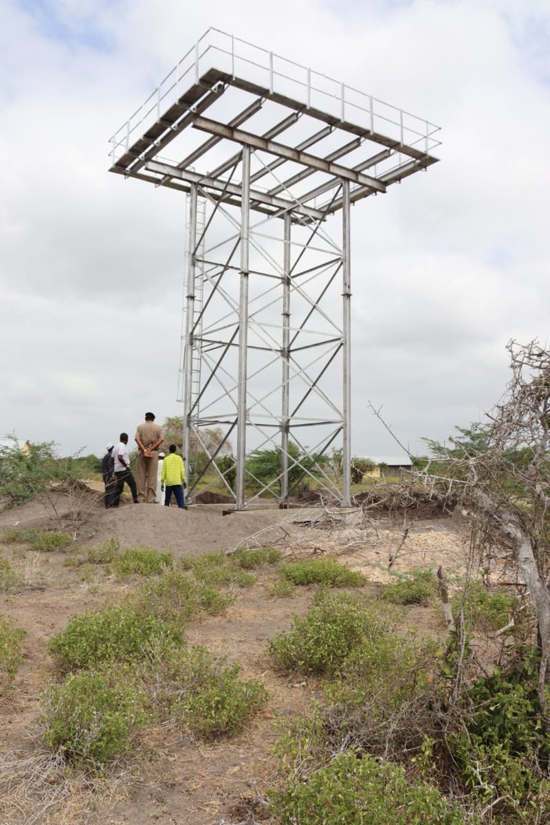 NDMA_Kenya's tweet image. The @NDMA_Kenya Board this morning inspected the ongoing extension of a 4.4km pipeline to Bulla Sarman, Qalanqal, and Saudi Masalani villages in Masalani, Ijara Sub-County, alongside the installation of a 120,000-litre elevated steel tank. #BuildingResilience