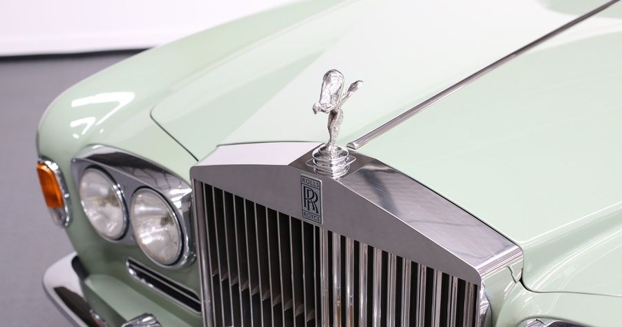 TheRanmoreGroup's tweet photo. We're thrilled to present this 1968 Rolls-Royce Silver Shadow, featuring a stunning Chippendale dash and rare air-conditioning!
This iconic vehicle is the epitome of luxury and refinement.
Price: £34,000
https://t.co/xsYjYOKkoX
#RollsRoyce #Silvershadow #Ranmoregroup https://t.co/zRUvWuFRMJ