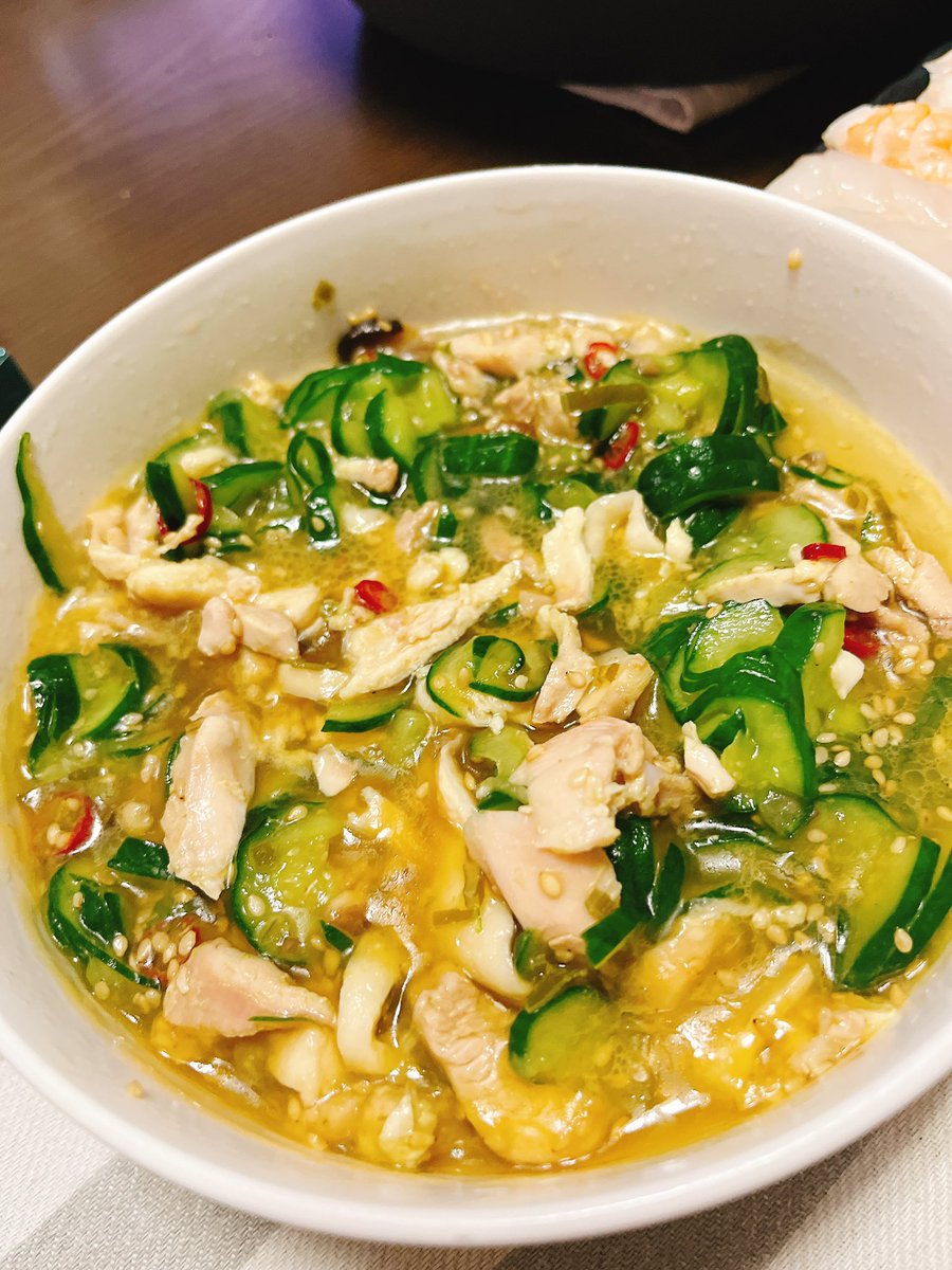 pira7575's tweet photo. 仕事おわったぁー！！！
今夜は昨日の残り鍋🍲
また味しみて美味しい😁😁😁

今夜の映画Timeは
「プー  あくまのくま」🧸
見たかったんだけど
ちーと複雑よねwww https://t.co/8WyMGuuxrb