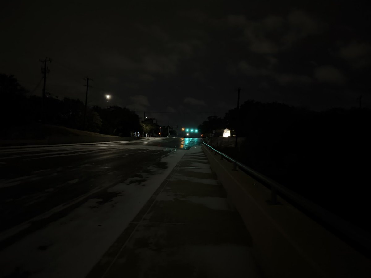 SaWeatherWX's tweet photo. UTSA RD between I-10 and Babcock RD near UTSA Campus streets are already clearing up. #ewxspotter https://t.co/XbOlxon4rm