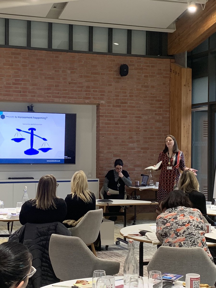 Laura Clark tweet media