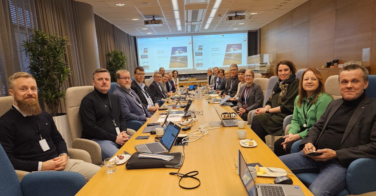 Kari Wihlman (@kwihlman) on Twitter photo Erittäin hyvä ja tuloksellinen tapaaminen
<a href="/Maanmittaus/">Maanmittauslaitos</a> johdon kanssa. Keskustelimme tärkeistä ja ajankohtaisista asioista. Tällä kertaa aiheina mm. yhteiset paikkatieto- ja maanlunastusasiat. Kiitos mielenkiintoisista keskusteluista, ensi kerralla jatketaan! Erittäin hyvä ja tuloksellinen tapaaminen
<a href="/Maanmittaus/">Maanmittauslaitos</a> johdon kanssa. Keskustelimme tärkeistä ja ajankohtaisista asioista. Tällä kertaa aiheina mm. yhteiset paikkatieto- ja maanlunastusasiat. Kiitos mielenkiintoisista keskusteluista, ensi kerralla jatketaan!