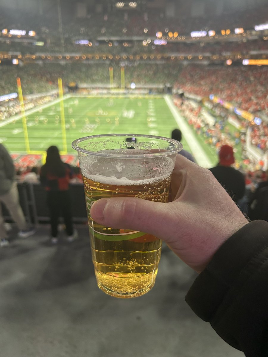 StephenOling's tweet photo. Working this hard, shouldn’t be this much fun. Cheers Atlanta. https://t.co/fSgCIwawqG