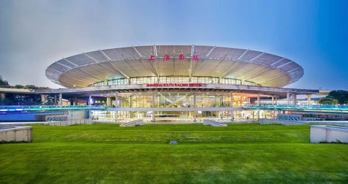 ChinaRailways's tweet image. The new station is unveiled!🎉The upgraded Shanghainan Railway Station is officially open! The new station boasts an additional 2,500 square meters, allowing it to accommodate up to 9,000 passengers. #ChinaRailway #RailwayTime