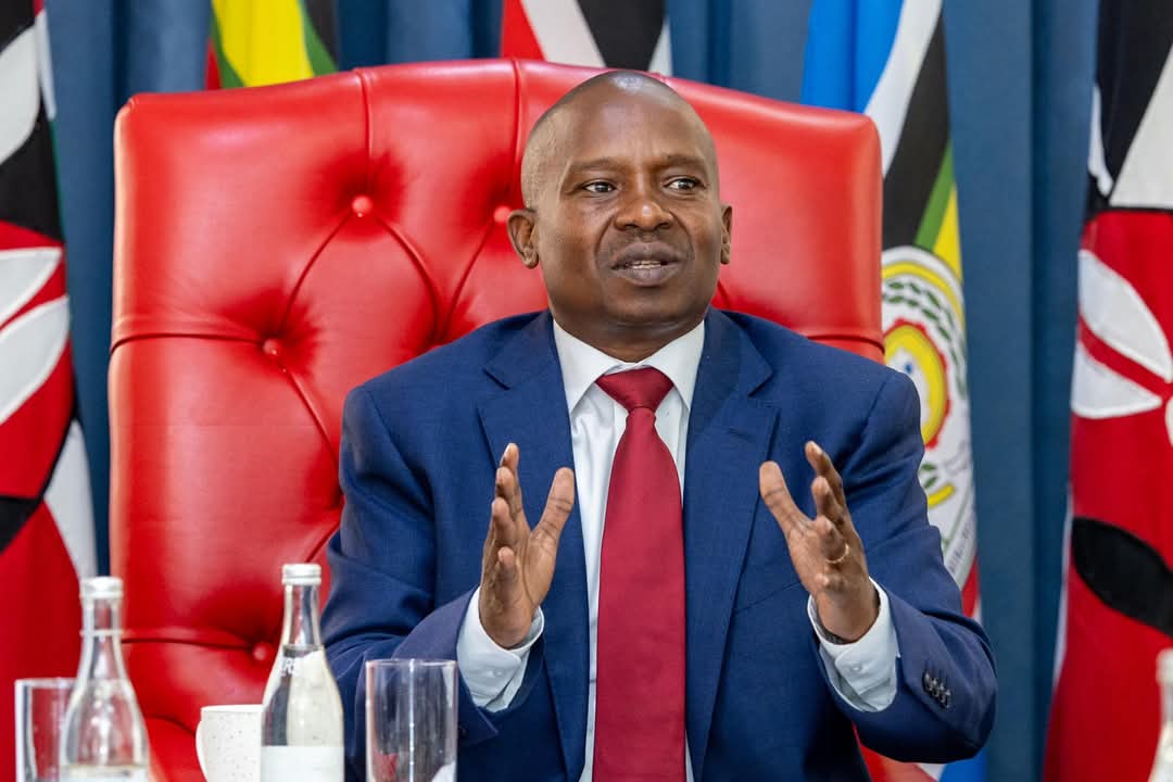 MUSADAU71373604's tweet image. We the people of mumias West love Deputy President @KindikiKithure to our core. He's a go-getter, he listens and mingles with everyone regardless of calibre. When he visited #mumias as #InteriorCS he lighted many hearts. #WeLoveYouSir.