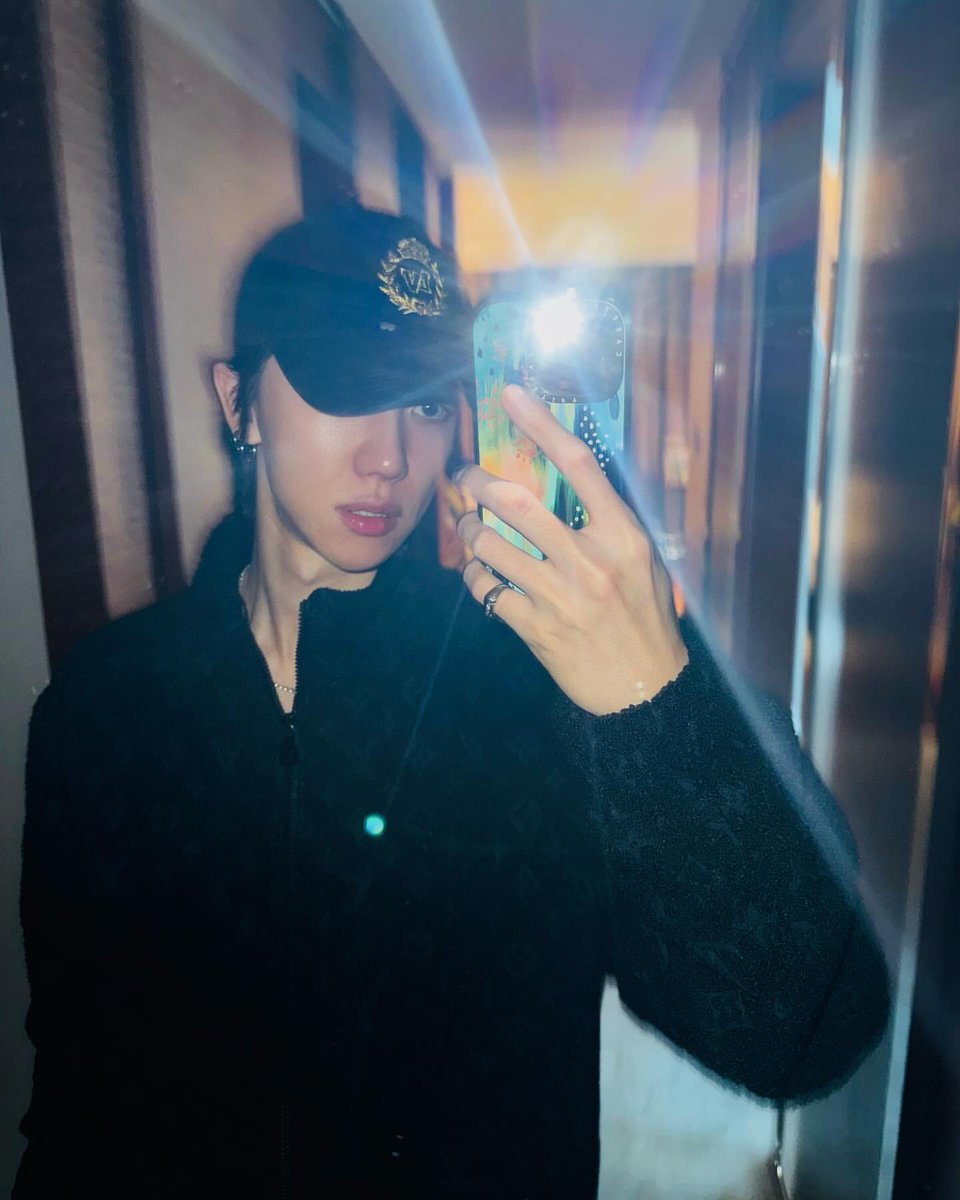 wonubliss's tweet photo. xuminghao_o 🖤🌃 #디에잇 https://t.co/1Wctj1Ptcb
