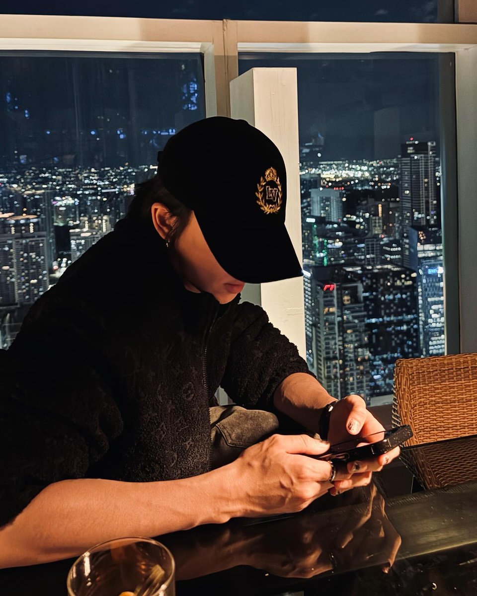 wonubliss's tweet photo. xuminghao_o 🖤🌃 #디에잇 https://t.co/1Wctj1Ptcb