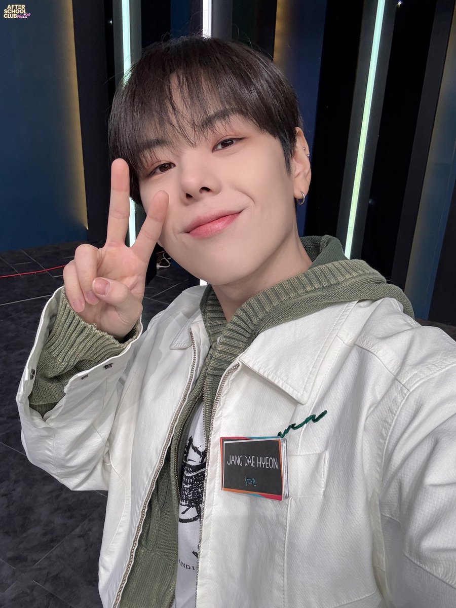 WEiparaguay's tweet photo. [📸] After School | UPDATE 250121

Después de mucho junto a WEi, fue muy agradable. 
Hoy  ASC 🍀🤍
Comenzando con la canción NOT ENOUGH
Incluso el resultado inesperado de "Image Talk" ⌯'▾'⌯
Nuestros miembros que han trabajado duro. Y gracias a todos los RUi♡
⠀
#WEi_ASC #WEi https://t.co/Efo46pqbKS