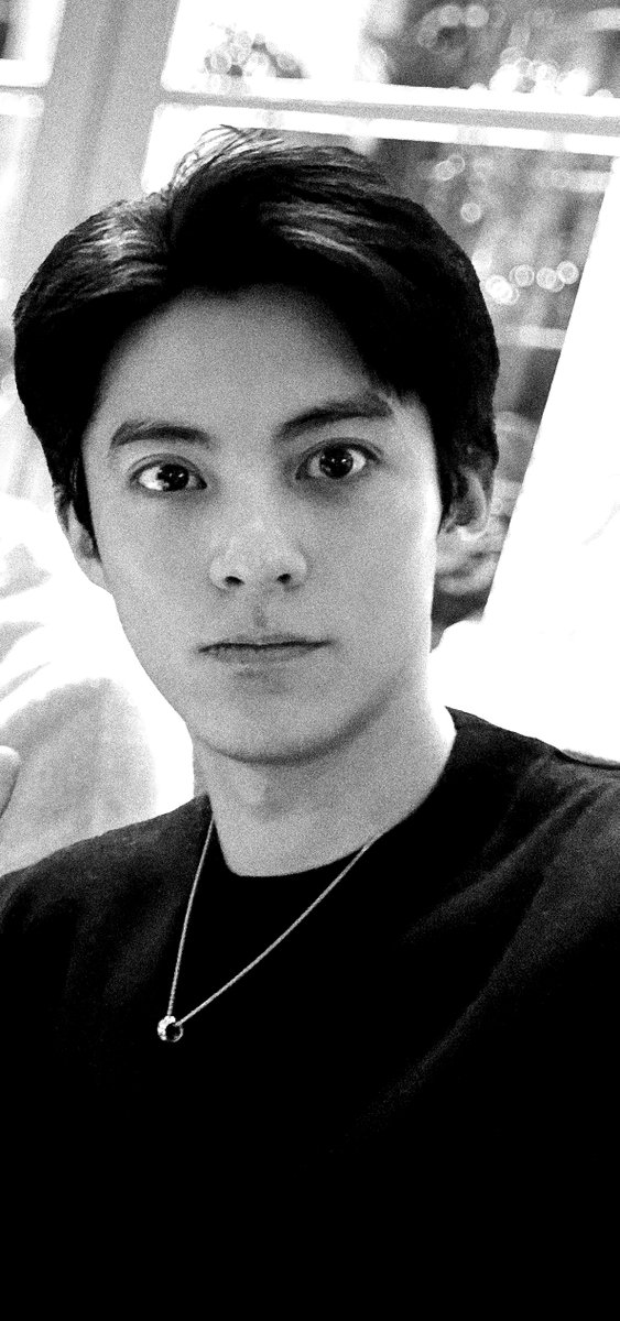 acigrms's tweet image. A bare-faced Didi in the morning is a sight I’ll probably won't witness in my life🥹

#Vuittonfamily #LVERS #LVMenFW25
#DylanWang #王鹤棣 #WangHedi