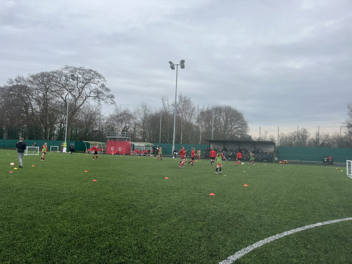 Busy morning at Colliers Park with our <a href="/WrexhamUni/">Wrexham University</a> Football first test students completing their practical delivery as part of the <a href="/FAWCoachEd/">⚽️ FAW Coaching</a> C Certificate. 

Huge thanks to <a href="/p_wilson94/">Peter Wilson</a>, staff and players for supporting the sessions. 

#CoachEducation #Football #FAW