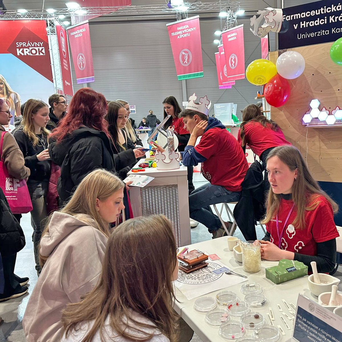 🤩 Jsme tady!

🎓 Najdete nás na veletrhu vzdělávání Gaudeamus Praha v Letňanech dnes i zítra do 16 hodin a ve čtvrtek do 15 hodin.

Studentky a studenti si pro vás připravili bohatý doprovodný program a rádi vám zodpoví všechny zvídavé otázky nejen ke studiu.

Budeme se těšit!