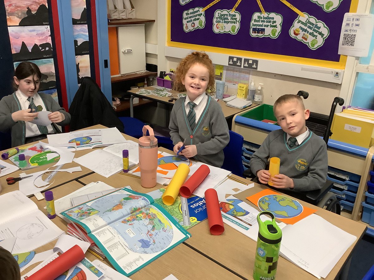 GrosvenorParkPr's tweet image. Class 6 are creating the layers of the Earth in Geography! #cooperative #expressive #adaptable 🌍