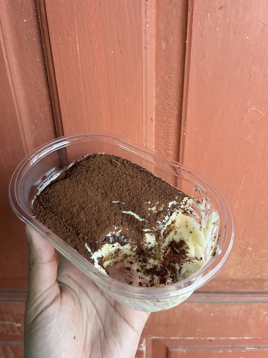 kuntumss's tweet photo. Hari jumaat (24/1) last i collect order Tiramisu. Limit 15pax je tau. Before i balik kl meh la rasa nanti kempunan 😆

📍 Seri Manjung https://t.co/IW70WMSPeW