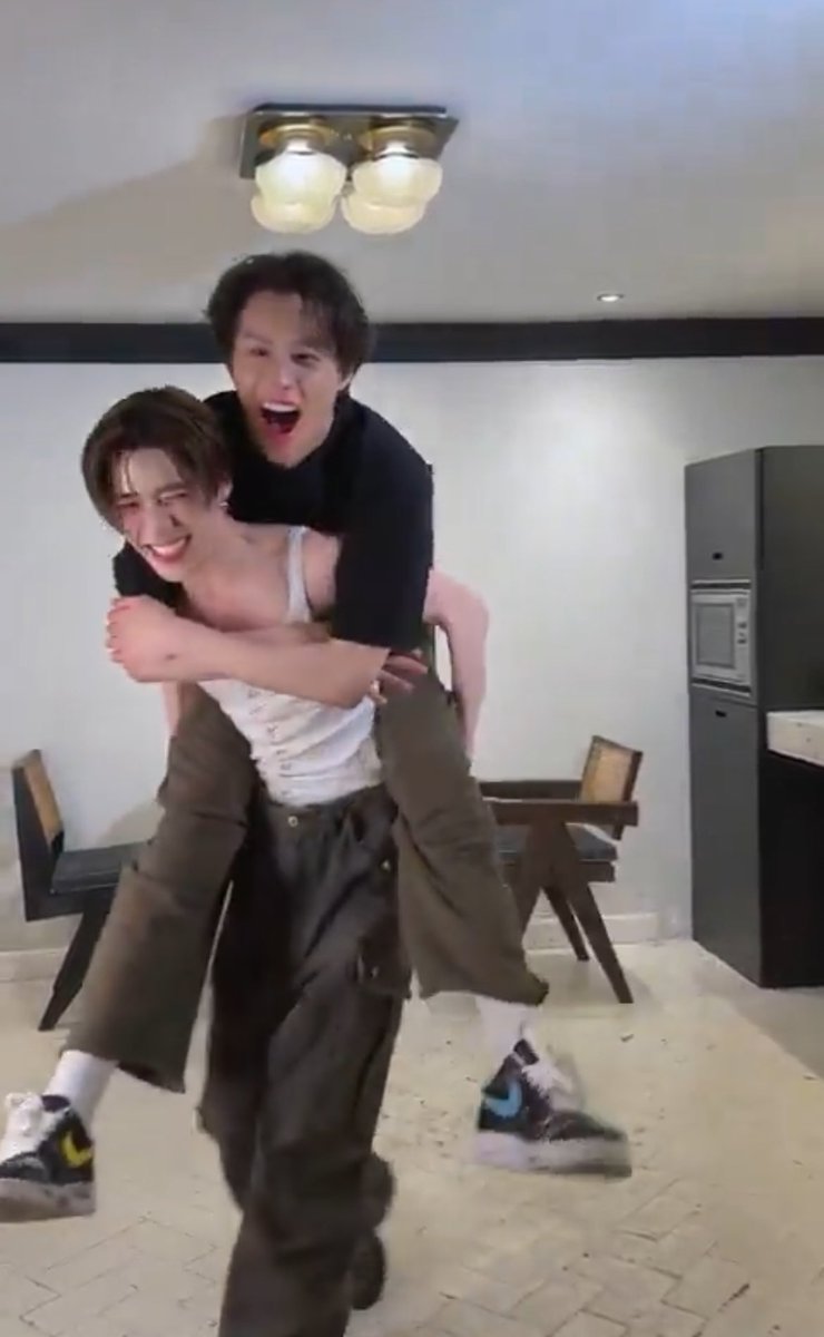 bbbiibibi's tweet photo. กูเหยินตั้งแต่วินาทีแรกที่จับมือจนกระโดนขี่คอ สาววายมันอยู่ง่ายจริง ๆ เชื่อเหอะ เสิร์ฟมาอีกรอซื้อแบบไม่ต้องกดใส่ตะกร้า https://t.co/TSurbJqgU2
