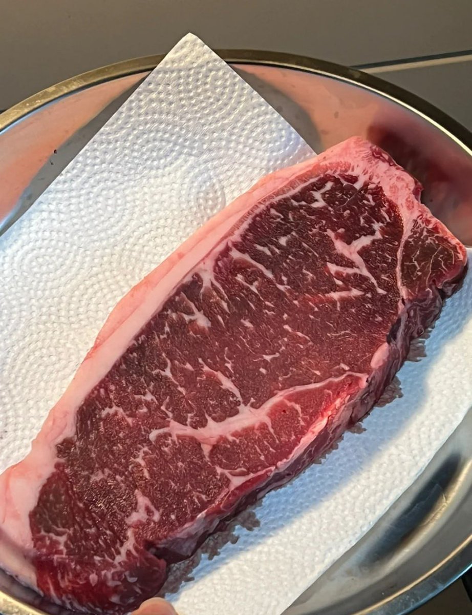 このステーキは今夜の夕食になります。