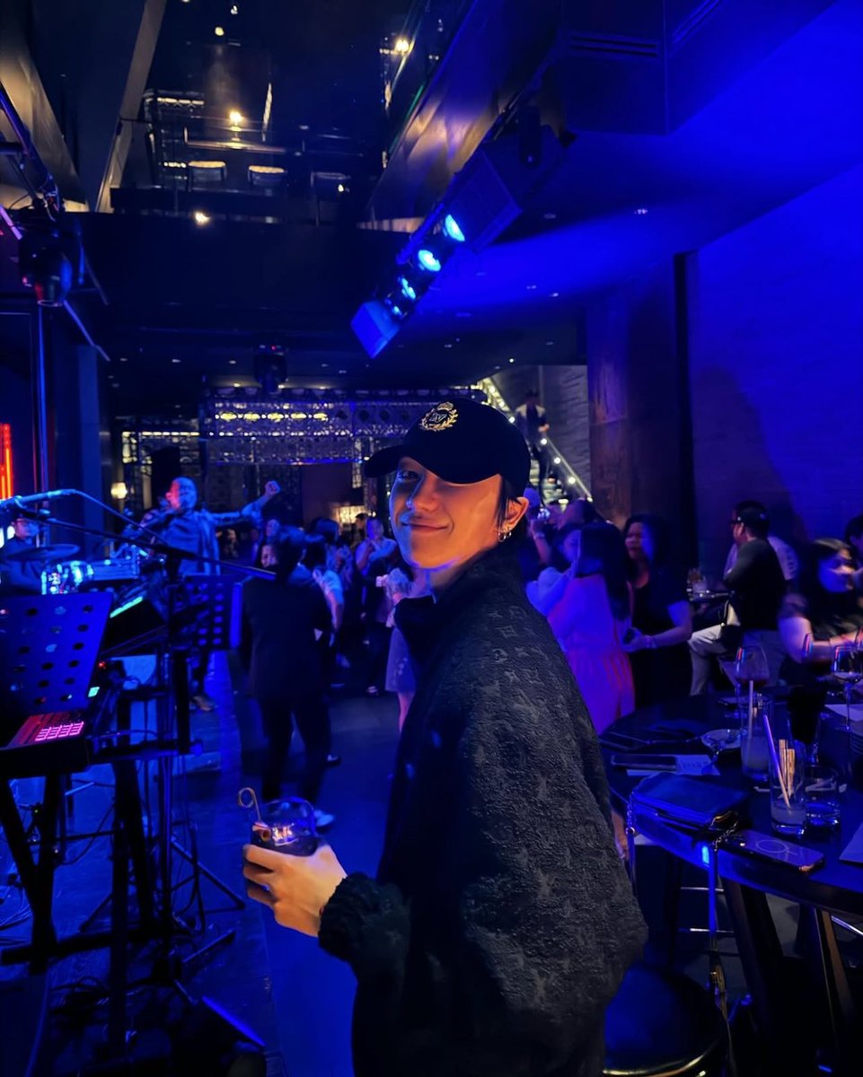 wonudupe's tweet image. im on my fucking knees, sir 🧎🏻‍♀️🥵

ALSO, 2 MOST RECENT POSTS SA IG NIYA IS NUNG ANDITO SILA SA PH!!!!