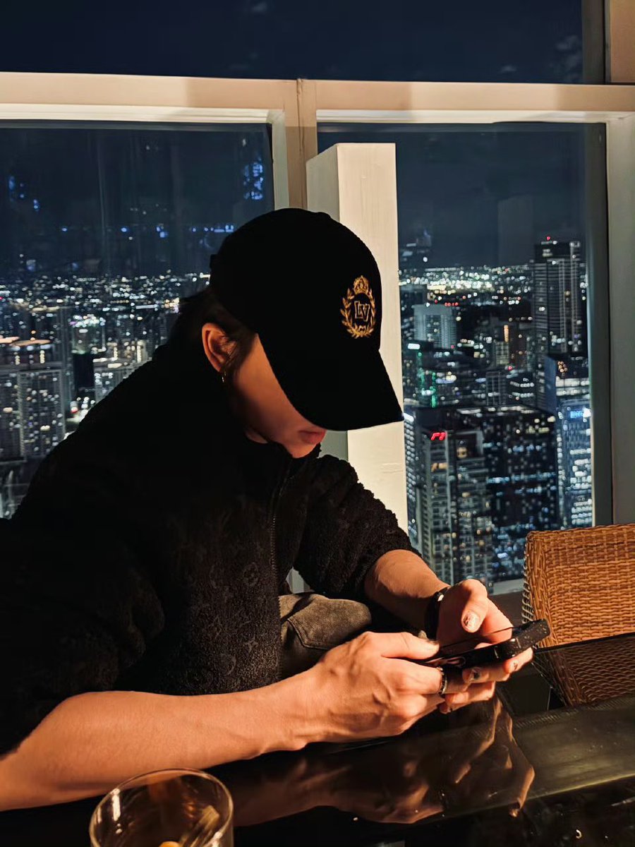 wonudupe's tweet image. im on my fucking knees, sir 🧎🏻‍♀️🥵

ALSO, 2 MOST RECENT POSTS SA IG NIYA IS NUNG ANDITO SILA SA PH!!!!