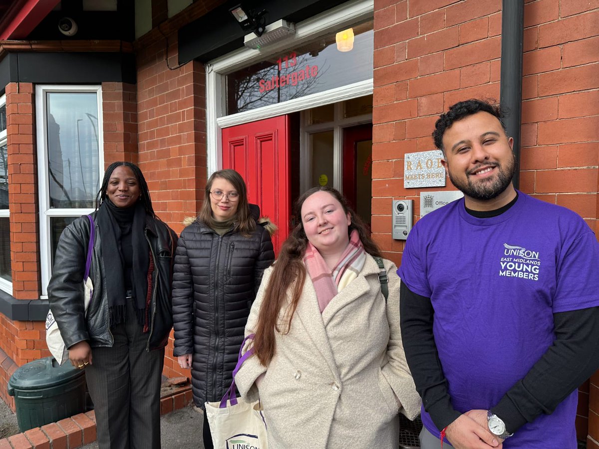 UNISONEastMidYM's tweet photo. Thank you to everyone who came along to our recent meeting in Chesterfield! And thank you to Toby Perkins MP for coming to speak to us. 

Here's hoping for better weather for our next meeting! https://t.co/qdSOdIrtXd