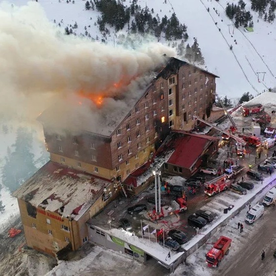 Bolu'daki otel yangınında hayatını kaybedenlerin sayısı 66'ya yükseldi.
