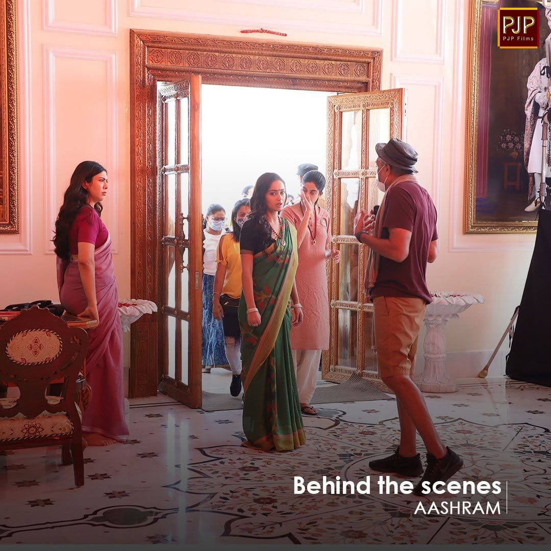 PJP_Online's tweet photo. Let's explore the unseen side of AASHRAM 🎬✨

#aashram #behindthescenes #bts #ott #prakashjha
#webseries #series #aashramwebseries #aashramchapter2 
#aashram3 #aashramseries #prakashjhaproductions https://t.co/2cEUuQnFiF