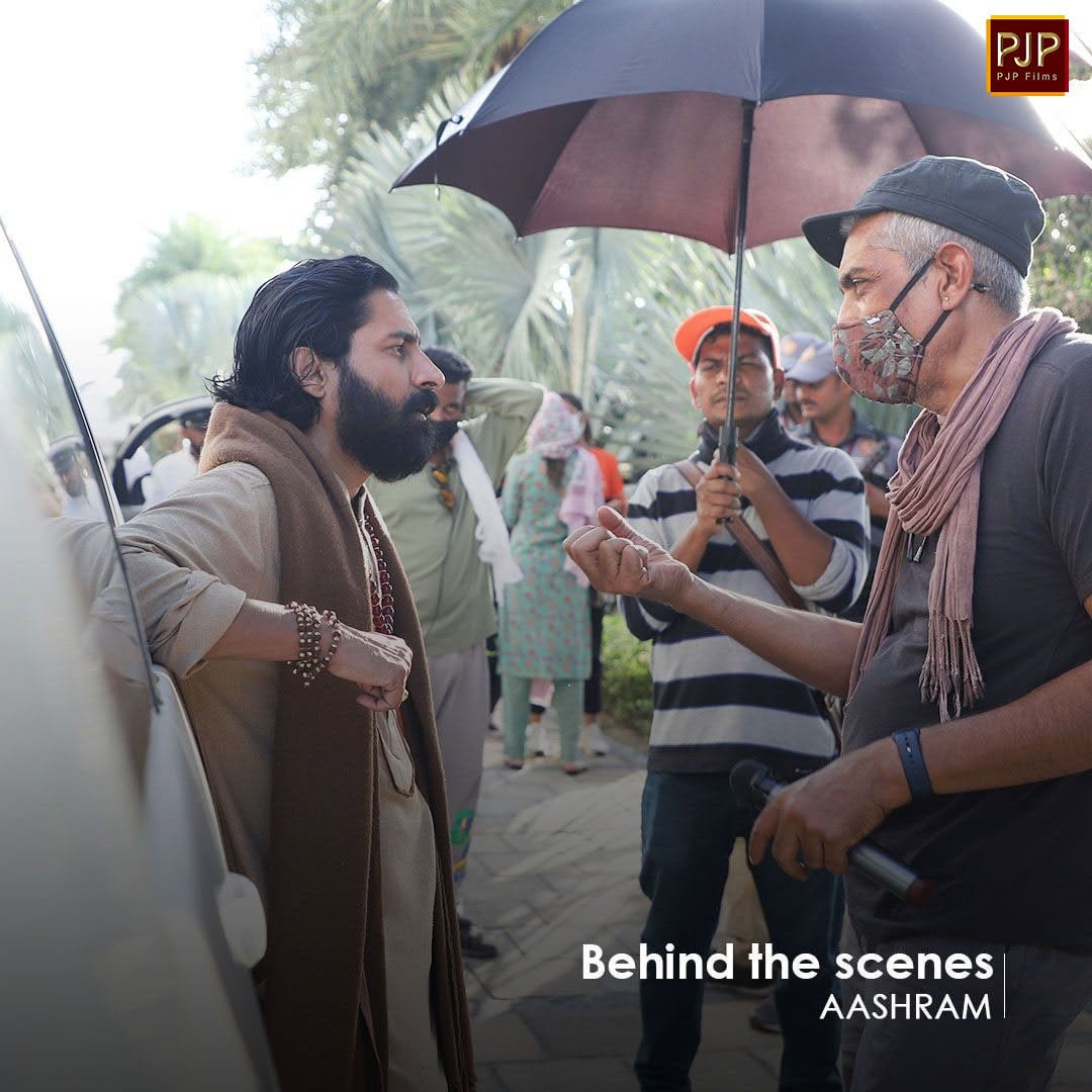 PJP_Online's tweet photo. Let's explore the unseen side of AASHRAM 🎬✨

#aashram #behindthescenes #bts #ott #prakashjha
#webseries #series #aashramwebseries #aashramchapter2 
#aashram3 #aashramseries #prakashjhaproductions https://t.co/2cEUuQnFiF