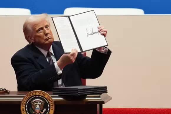 BpostJ's tweet photo. 🚨🇺🇸 | Le président Donald Trump a signé un décret pour retirer les États-Unis de l'Organisation mondiale de la Santé. https://t.co/53kzWEJAM4