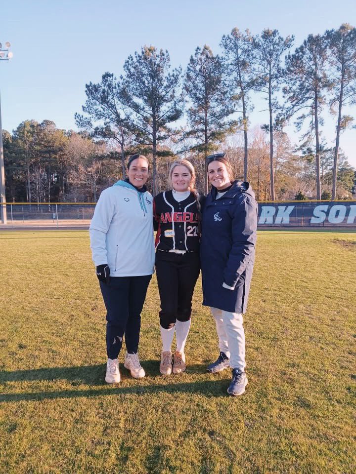 Thank you <a href="/CodeeYeske/">Codee Yeske</a> <a href="/a_owen4/">Alison Owen Yeske</a> and <a href="/USCBSoftball/">Sand Shark Softball</a> for putting on a great camp! It was a cold but fun day! <a href="/Angels047/">Angels_GC 18u</a>