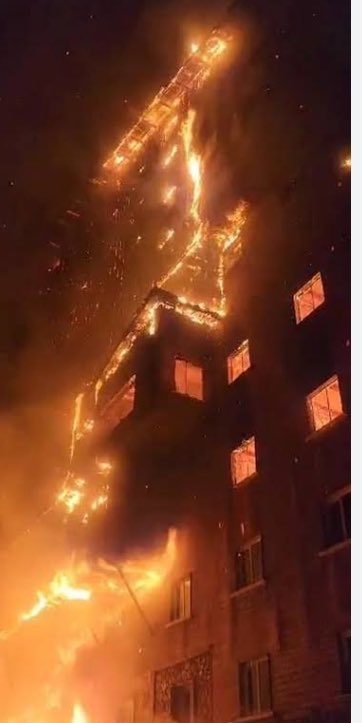 Özel-Kamu Her Kurumda, her seviyede,

Sorumsuz Sorumlular
Alakasız İlgililer

İş yapmaz Şov yapar

Bedeli Millet öder ! 

İstanbul’da cocuk, kanalizasyon kuyusuna düşer,

Beşiktaş’ta 29 işçi yanar,

İzmir’de yürürken elekrik çarpar, 

Şanlıurfa’da kuduzdan uyutulur, 

Bolu’da